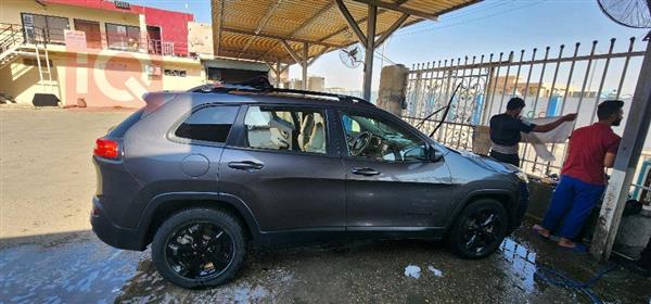 Jeep Cherokee 2018 for sale in Iraq - Al Musharrah